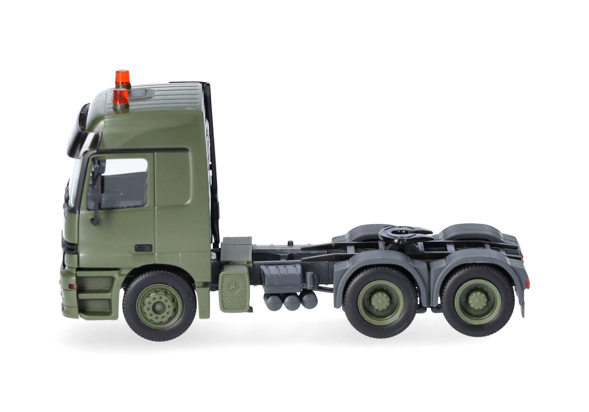 Herpa 747264 | Mercedes-Benz Actros L (96) MP1 (6x4) | olivgrün (B) | 1:87