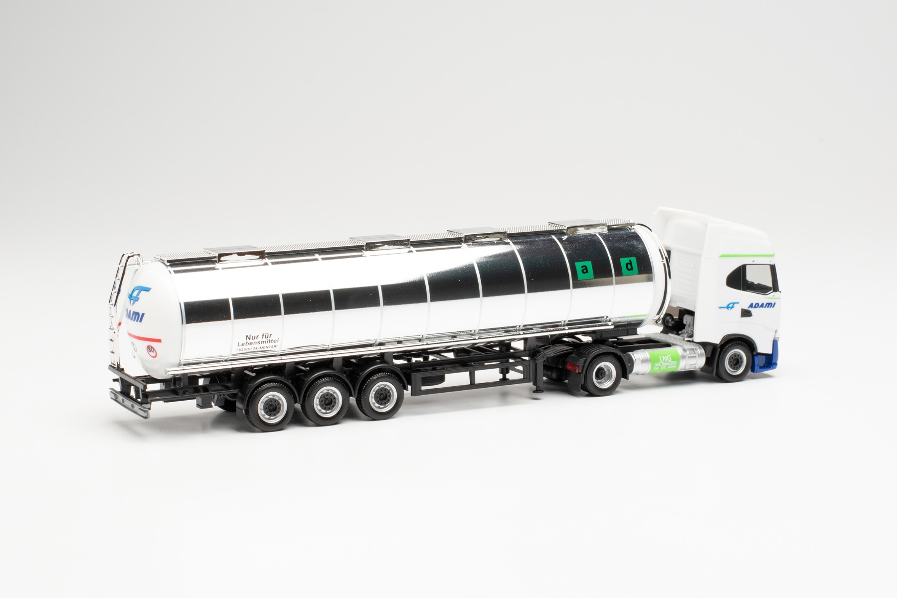 Herpa 314084 - Iveco S-Way NP Lebensmitteltank-Sattelzug - ADAMI. 1:87