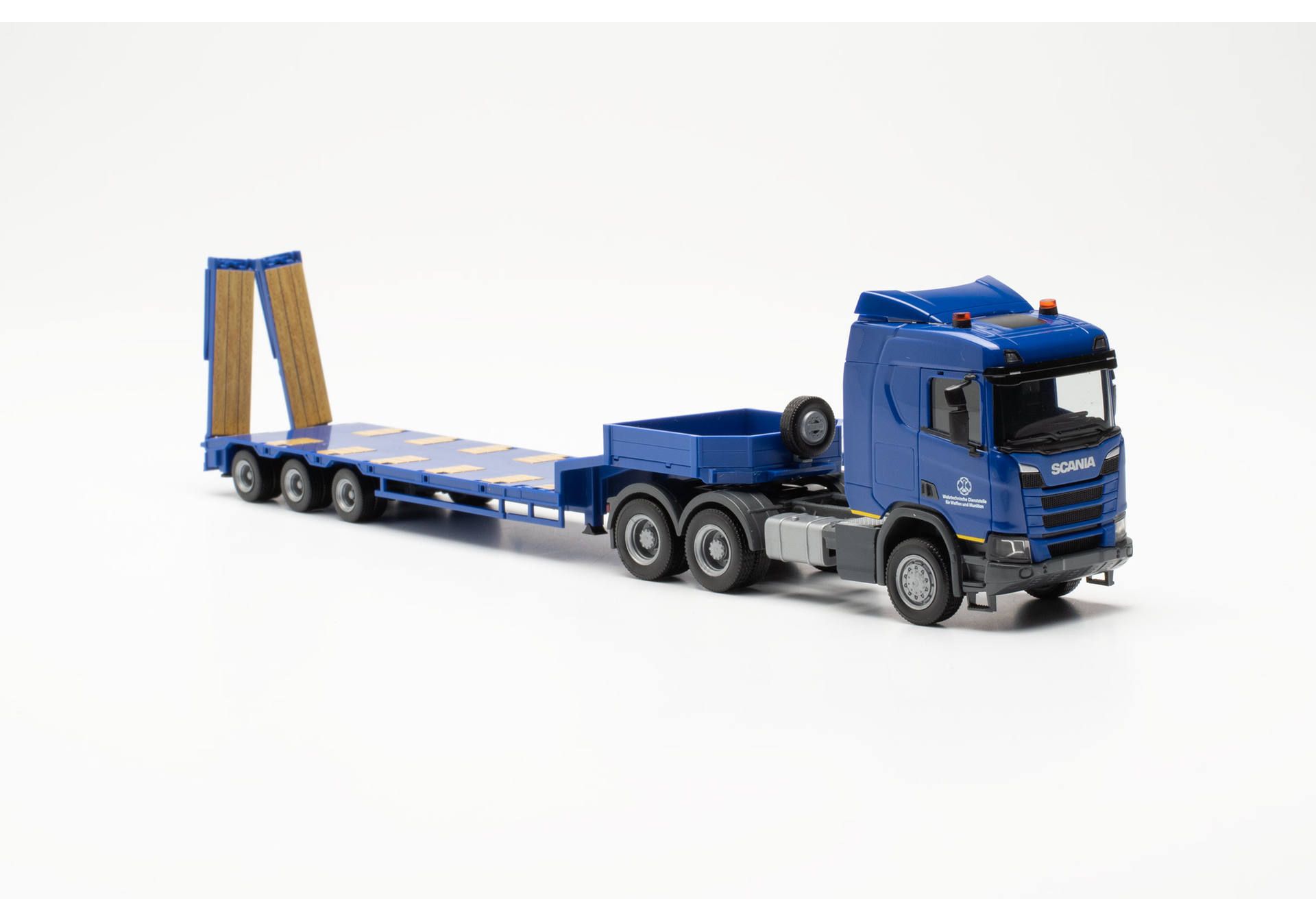 Herpa 747035 | Scania CR ND | Semitieflade-Sattelzug | Wehrtechnische Dienststelle für Waffen und Munition | 1:87