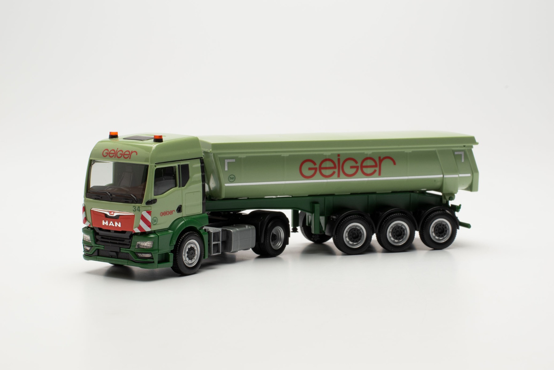 Herpa 948197 - MAN TGS TM Thermomulden-Sattelzug - Geiger. 1:87