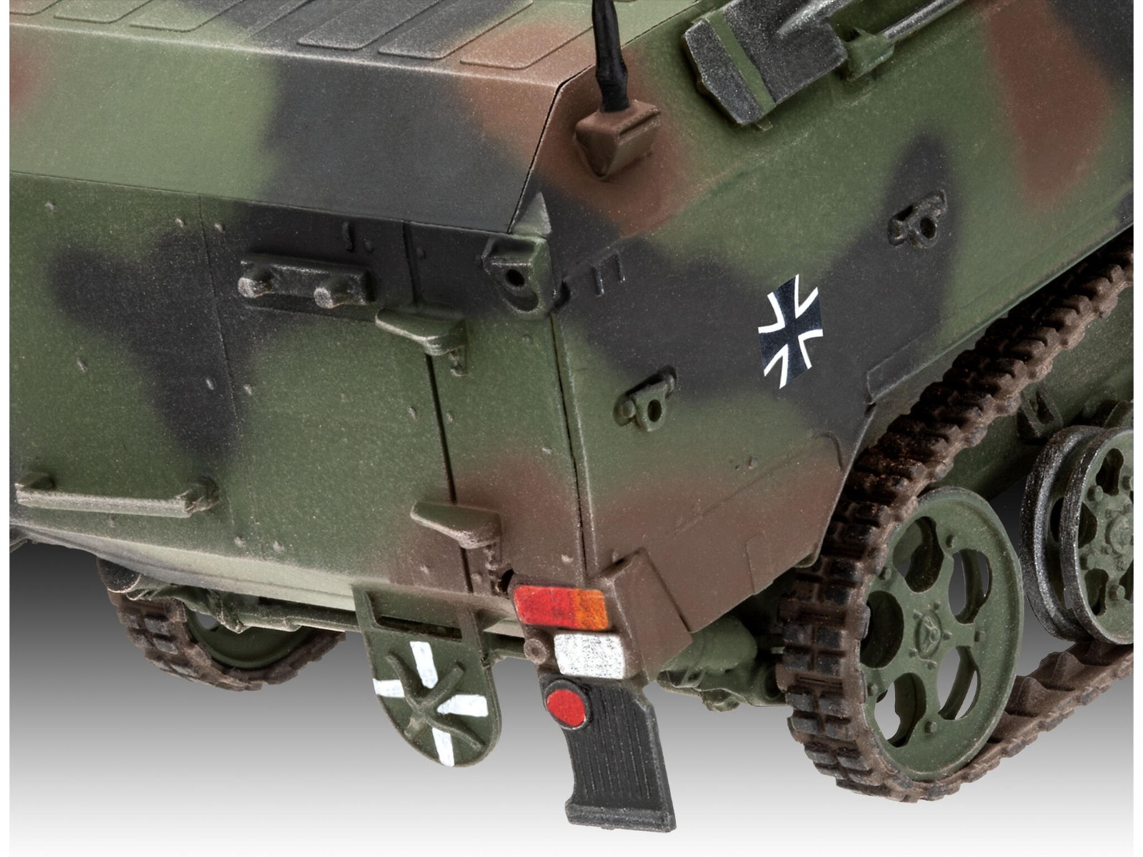 Revell 03336 - Wiesel 2 LeFlaSys BF/UF. 1:35