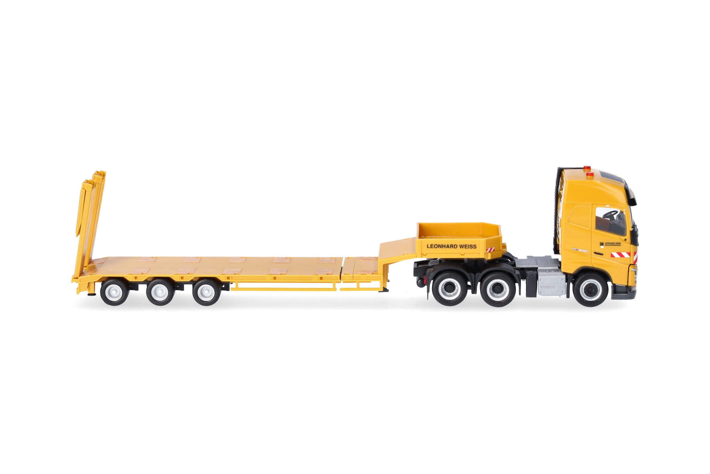 Herpa 958608 | Volvo FH GL 2013 Semitieflade-Sattelzug mit Rampen 3a/3a | Leonhard Weiss | 1:87