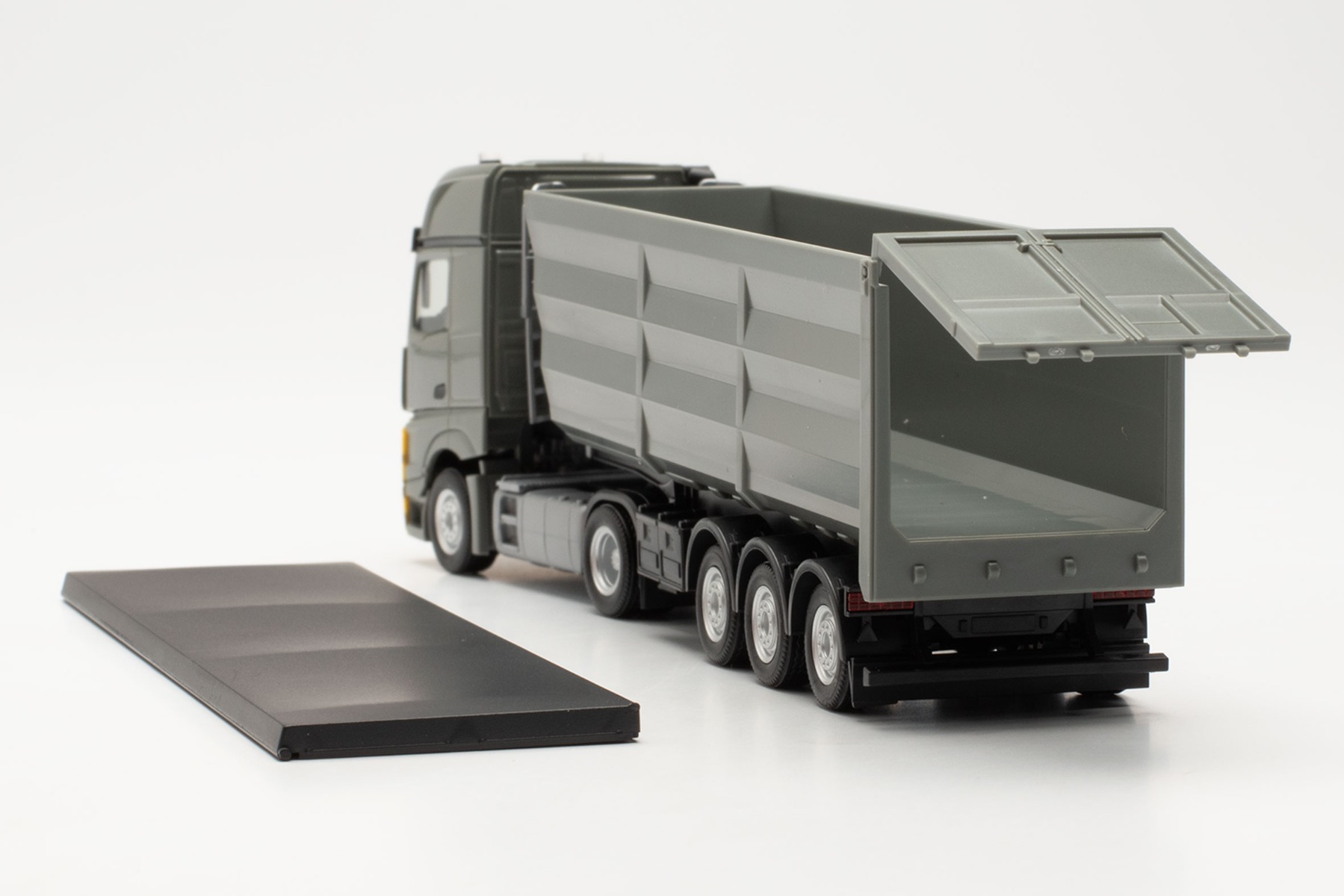 Herpa 316545 | Mercedes-Benz Actros L | Stahlrundmulden-Sattelzug | grau/gelb | 1:87