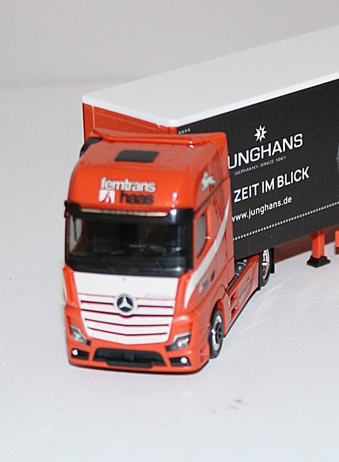 Herpa 956215 | MB Actros L Gigaspace Lowliner-Sattelzug | Ferntrans Haas/Junghans | 1:87