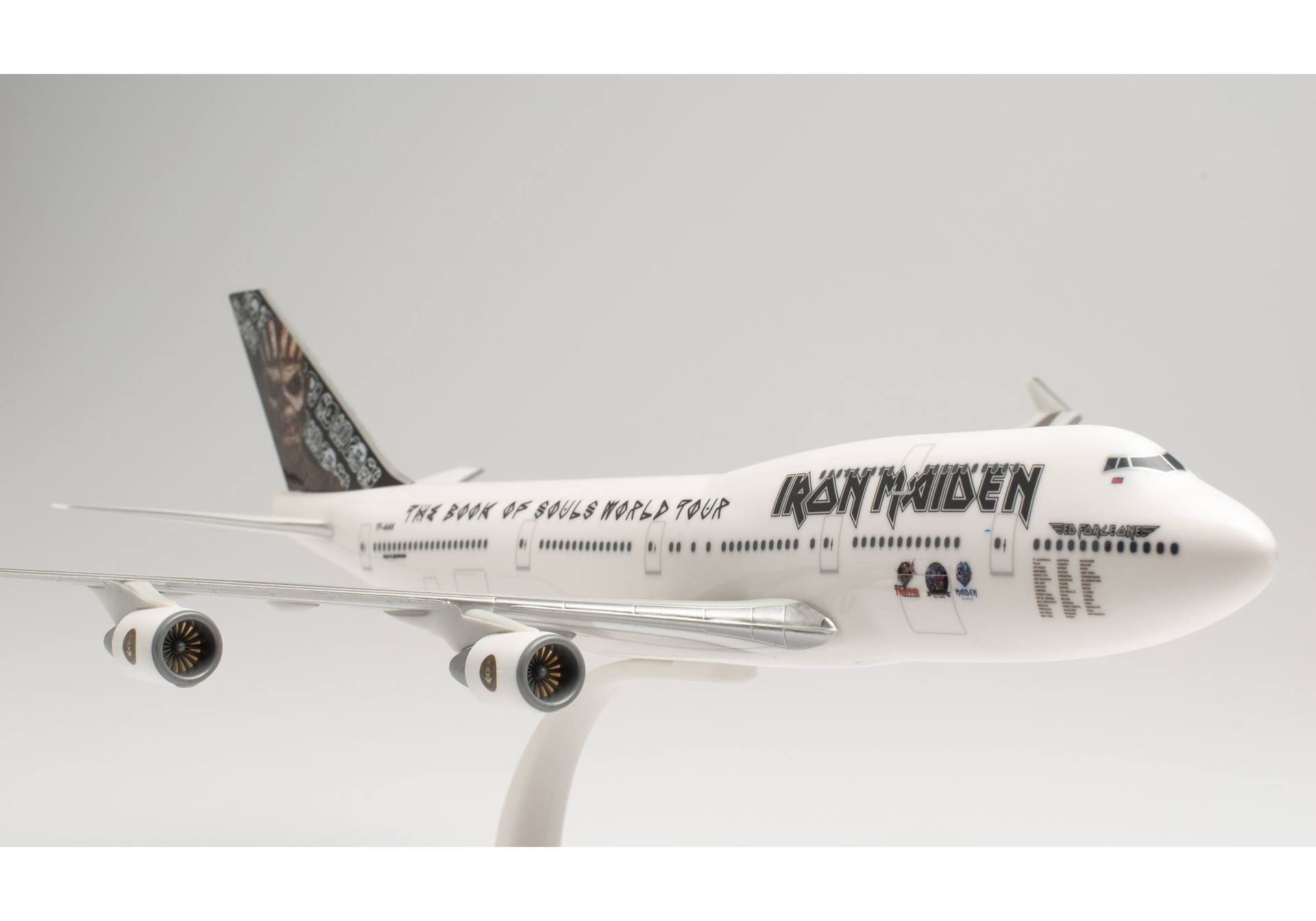 Herpa Wings Snap Fit 613293  - Iron Maiden (Air Atlanta Icelandic) Boeing 747-400 - Ed Force One - The Book of Souls World Tour 2016 – TF-AAK. 1:250