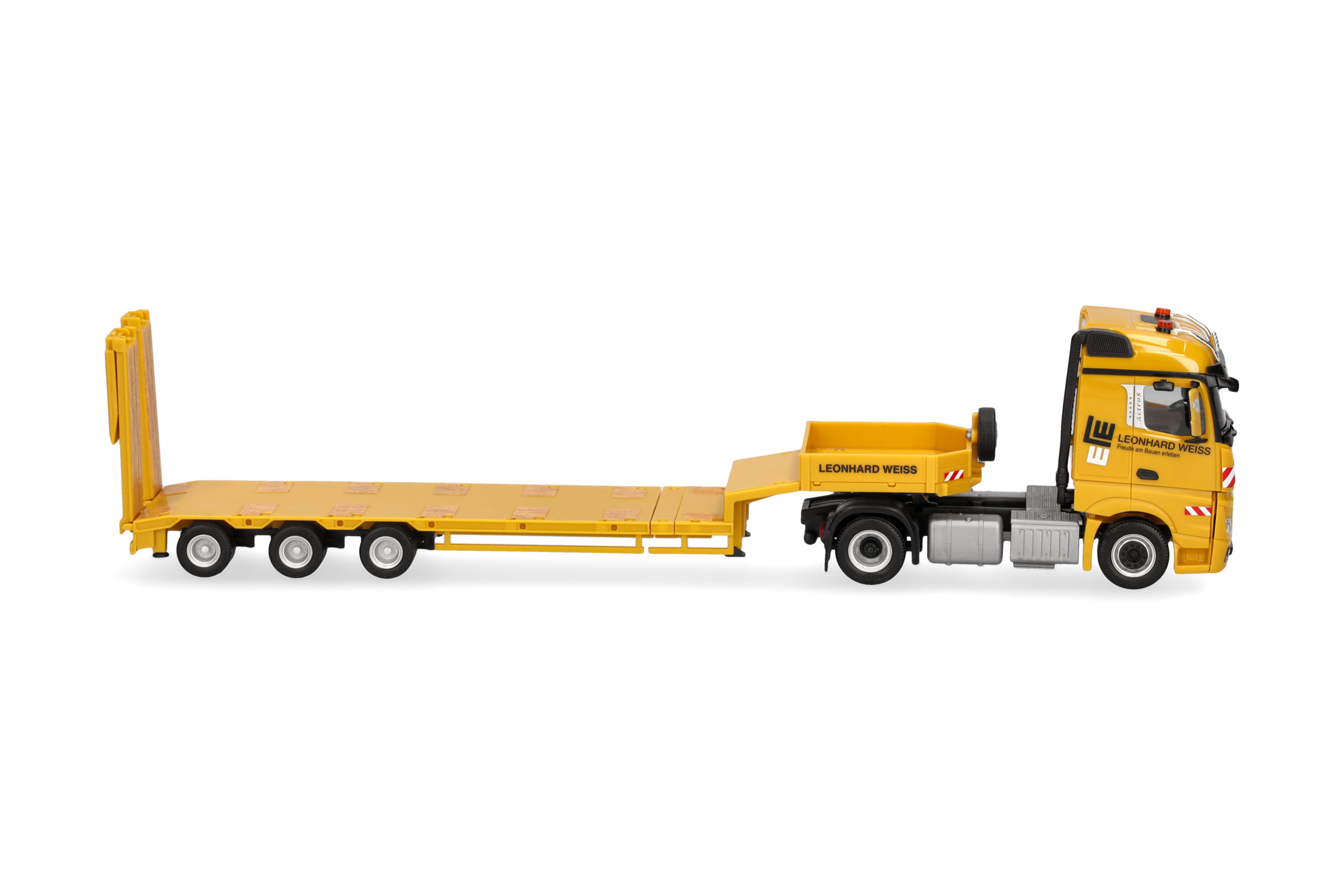 Herpa 937740 | MB Actros 18 Streamspace Semitieflade-Sattelzug | Leonhard Weiss | 1:87