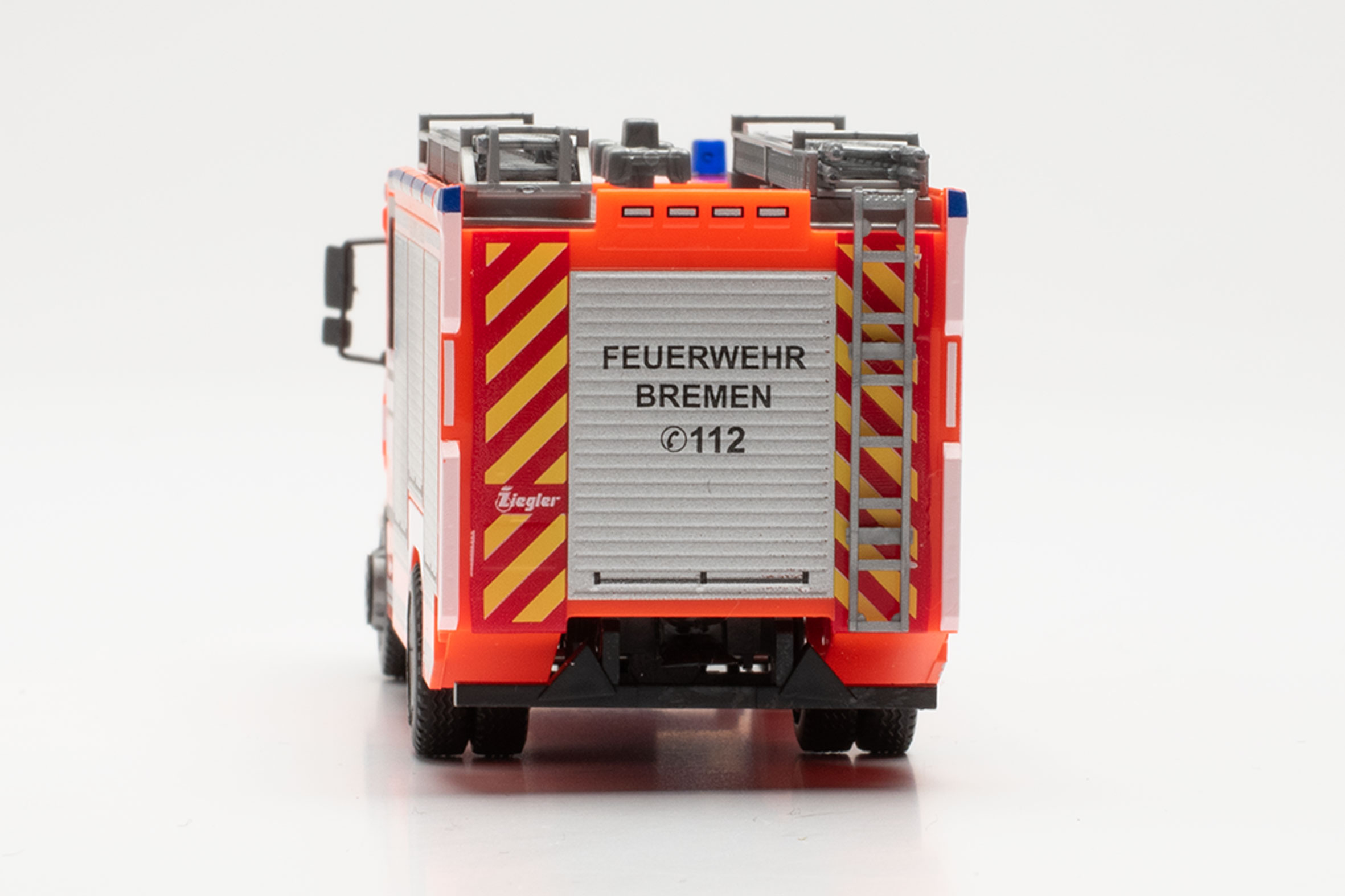 Herpa 097420 | Mercedes-Benz Atego '13 Ziegler Z-Cab | Feuerwehr Bremen | 1:87