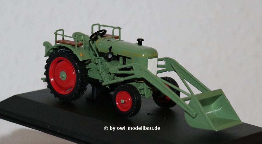 Atlas/Hachette G1627076 - Fendt Dieselross F25 (1951) mit Frontlader. 1:43