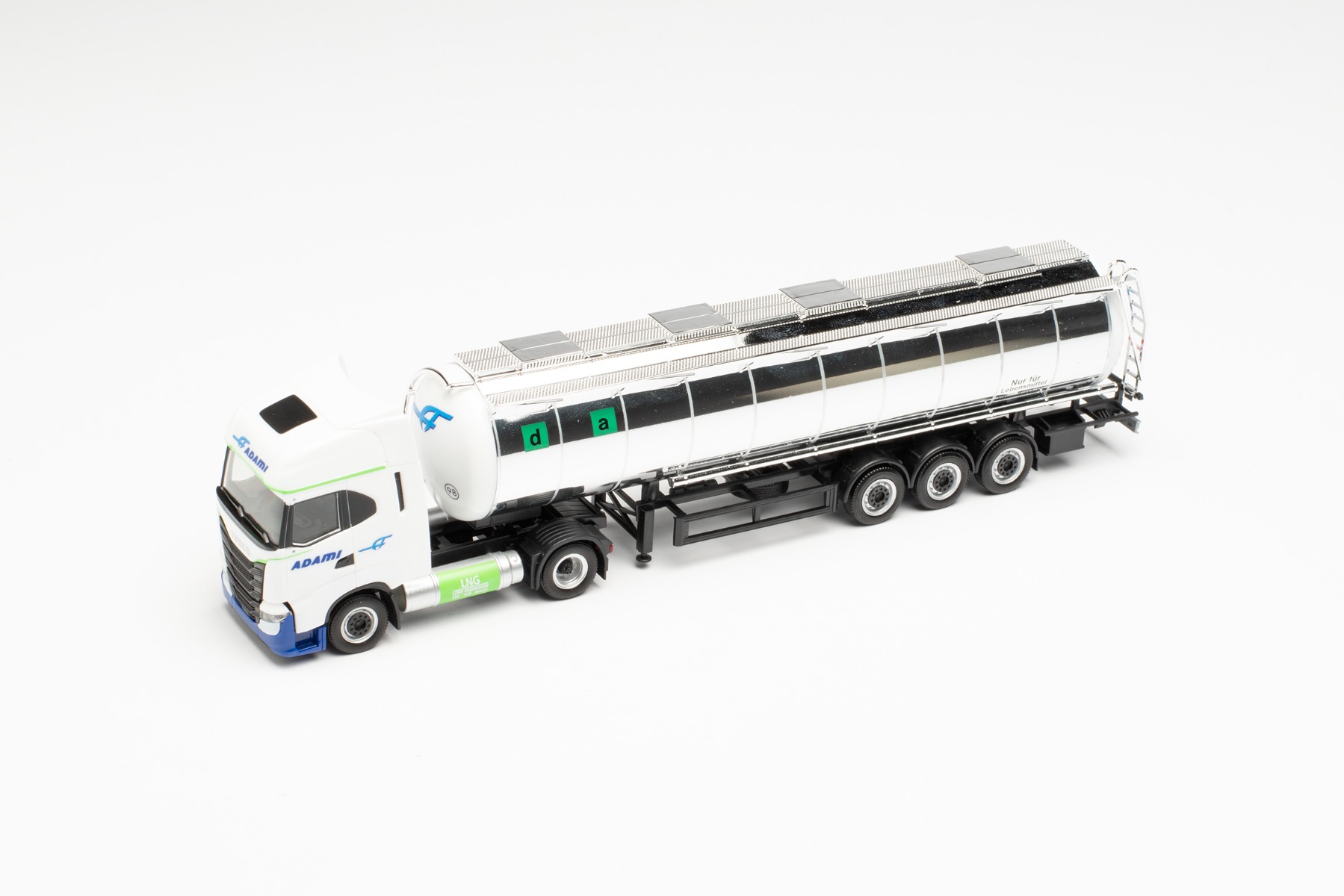 Herpa 314084 - Iveco S-Way NP Lebensmitteltank-Sattelzug - ADAMI. 1:87