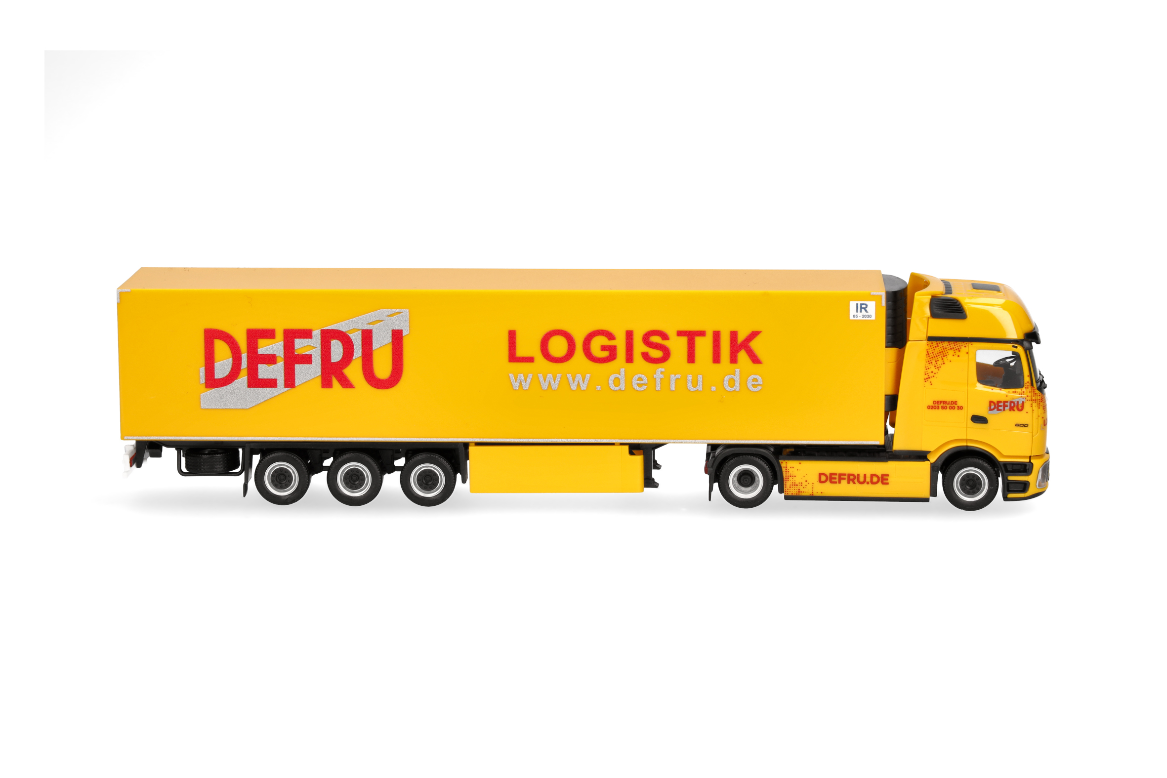 Herpa 961868 | MB eActros 600 ProCabin Gigaspac e|  Kühlkoffer-Sattelzug  | DEFRU | 1:87
