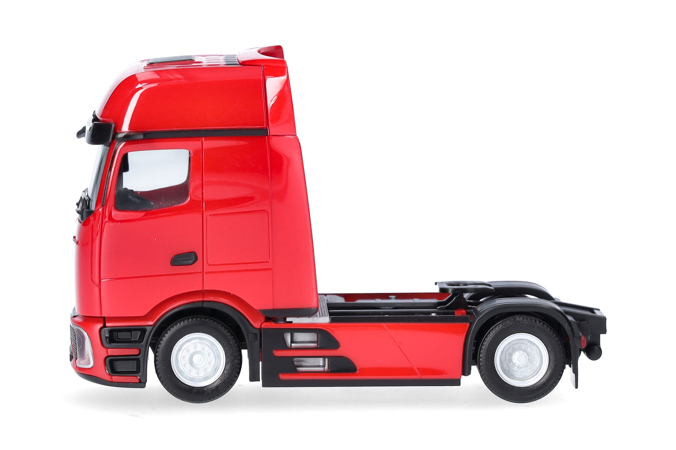 Herpa  318372 | Mercedes-Benz Actros L | ProCabin Gigaspace | rot | 1:87