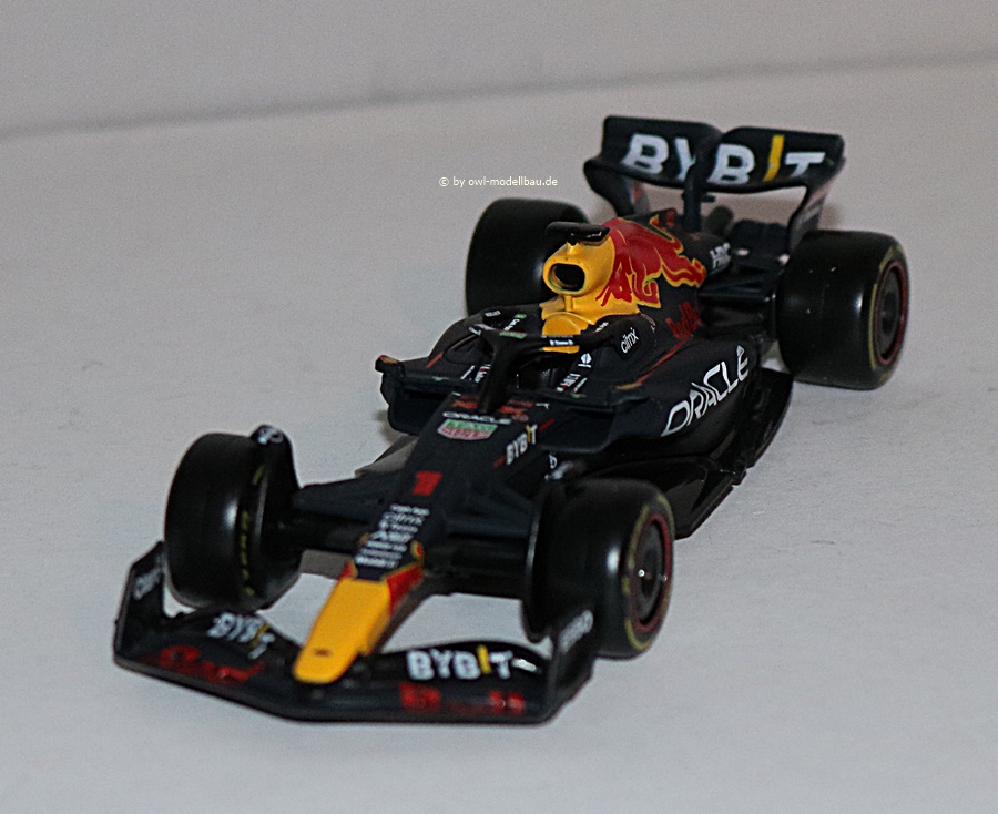 Bburago 18-38061-1 | Red Bull RB18 | Verstappen #1 | 1:43