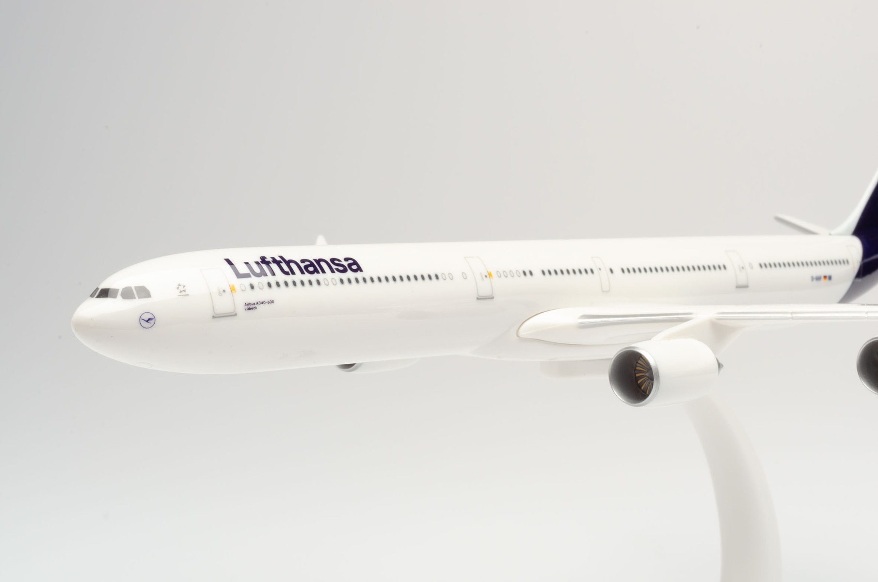 Herpa Wings Snap Fit 612616 | Lufthansa | Airbus A340-600 | Lübeck | 1:250