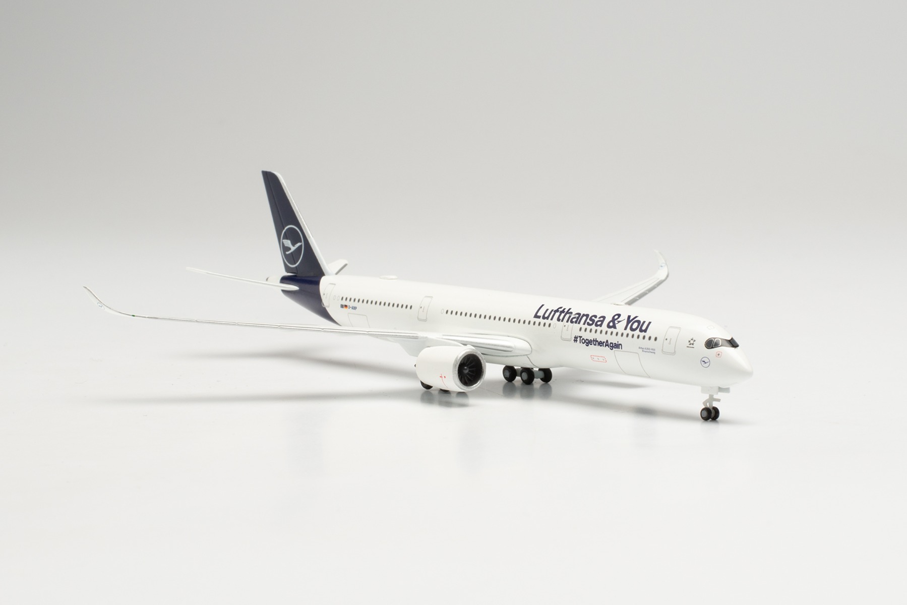 Herpa Wings 536066 - Lufthansa Airbus A350-900 - Lufthansa & You – D-AIXP - Braunschweig. 1:500