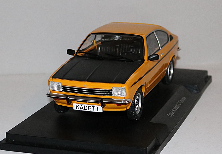 MCG18191 | Opel Kadett C Coupe SR | orange/schwarz | 1975 | 1:18