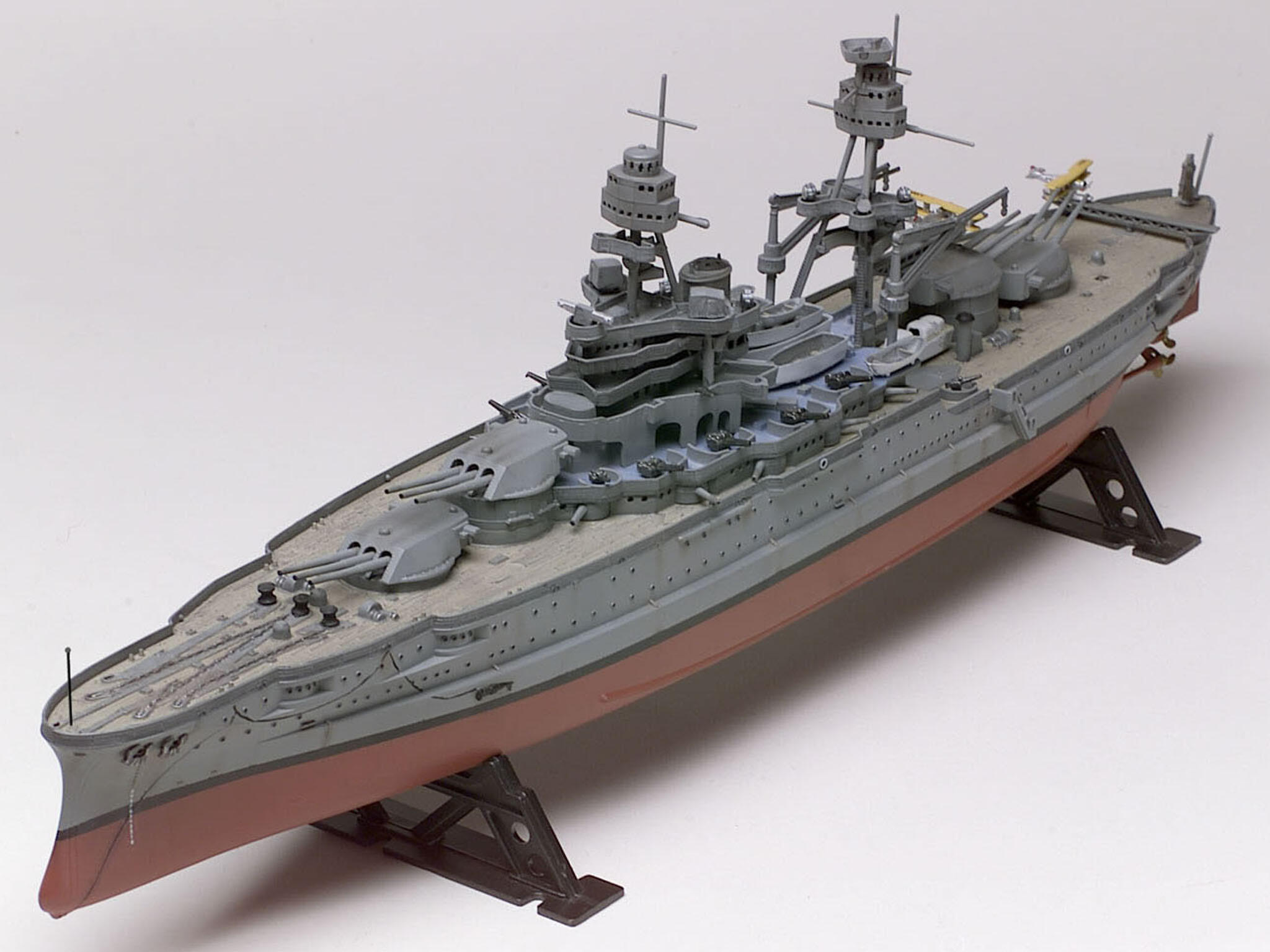 Revell 10302 | USS Arizona | 1:426