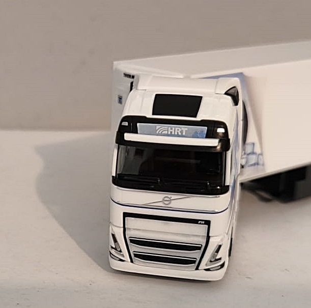 Herpa 957083 | Volvo FH Gl. XL 2020 Kühlkoffer-Sattelzug | HRT Intertrans  | 1:87