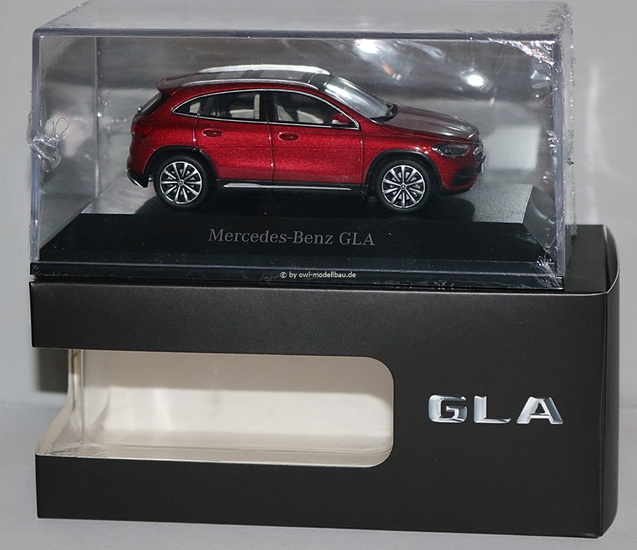 Minimax B66961035 -  Mercedes Benz GLA SUV Progressive Line (H247) - 2020 - designo patagonienrot bright. 1:43