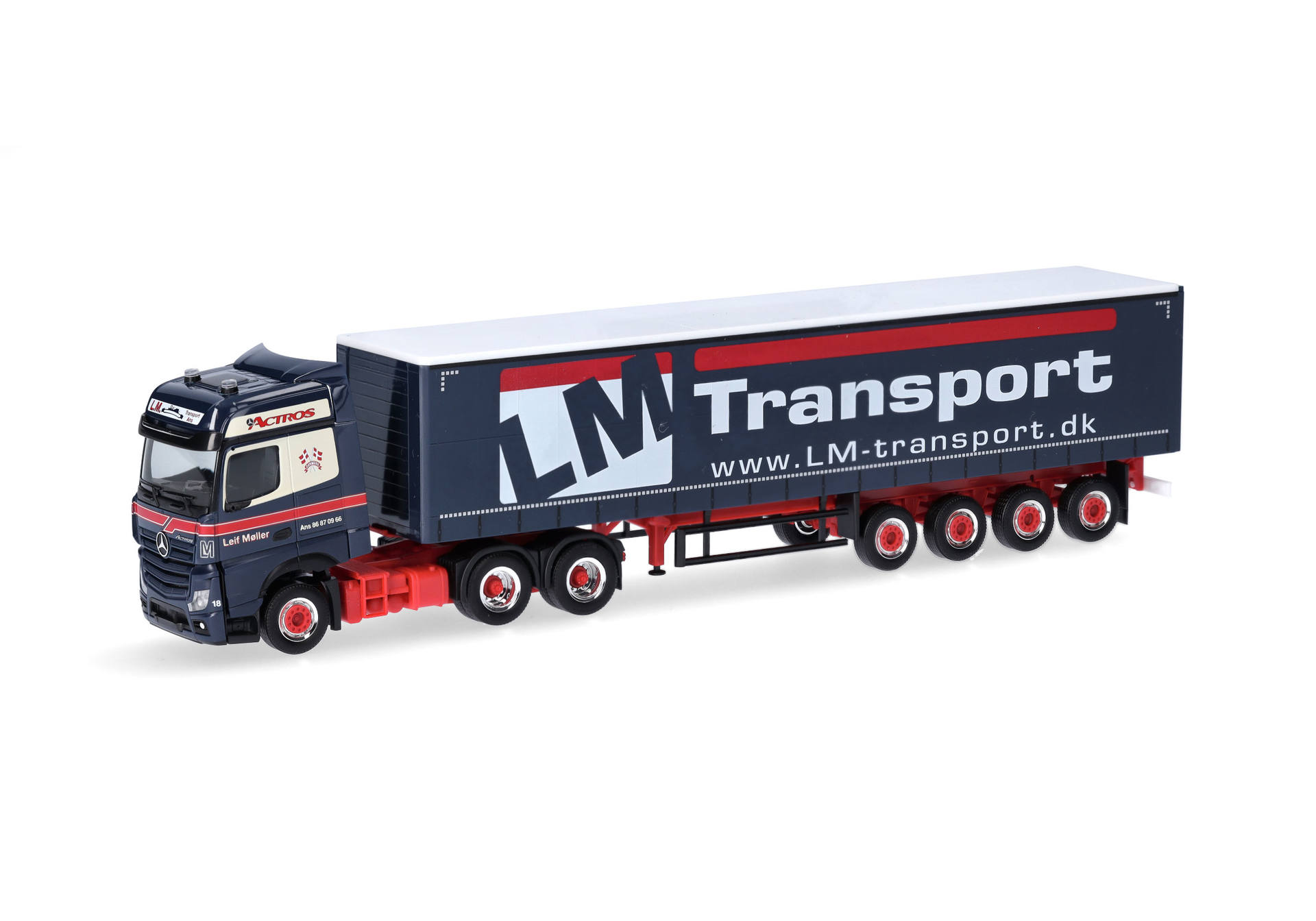 Herpa 316330 | MB Actros Bigspace | Gardinenplanen-Sattelzug | Mitnahmestapler | Leif Møller | 1:87