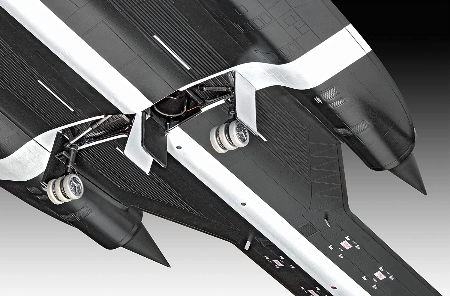 Revell 04967 - Lockheed SR-71 A Blackbird. 1:48