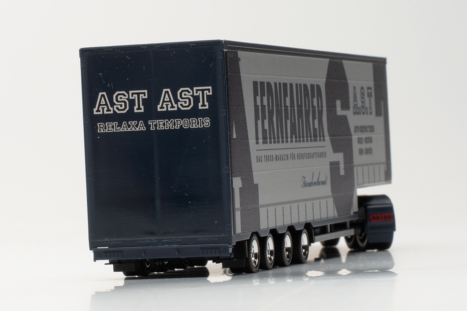 Herpa 314381 - DAF XF SSC Euro 6 Volumen-Sattelzug - A.S.T./Fernfahrer (Niedersachsen/Hildesheim). 1:87
