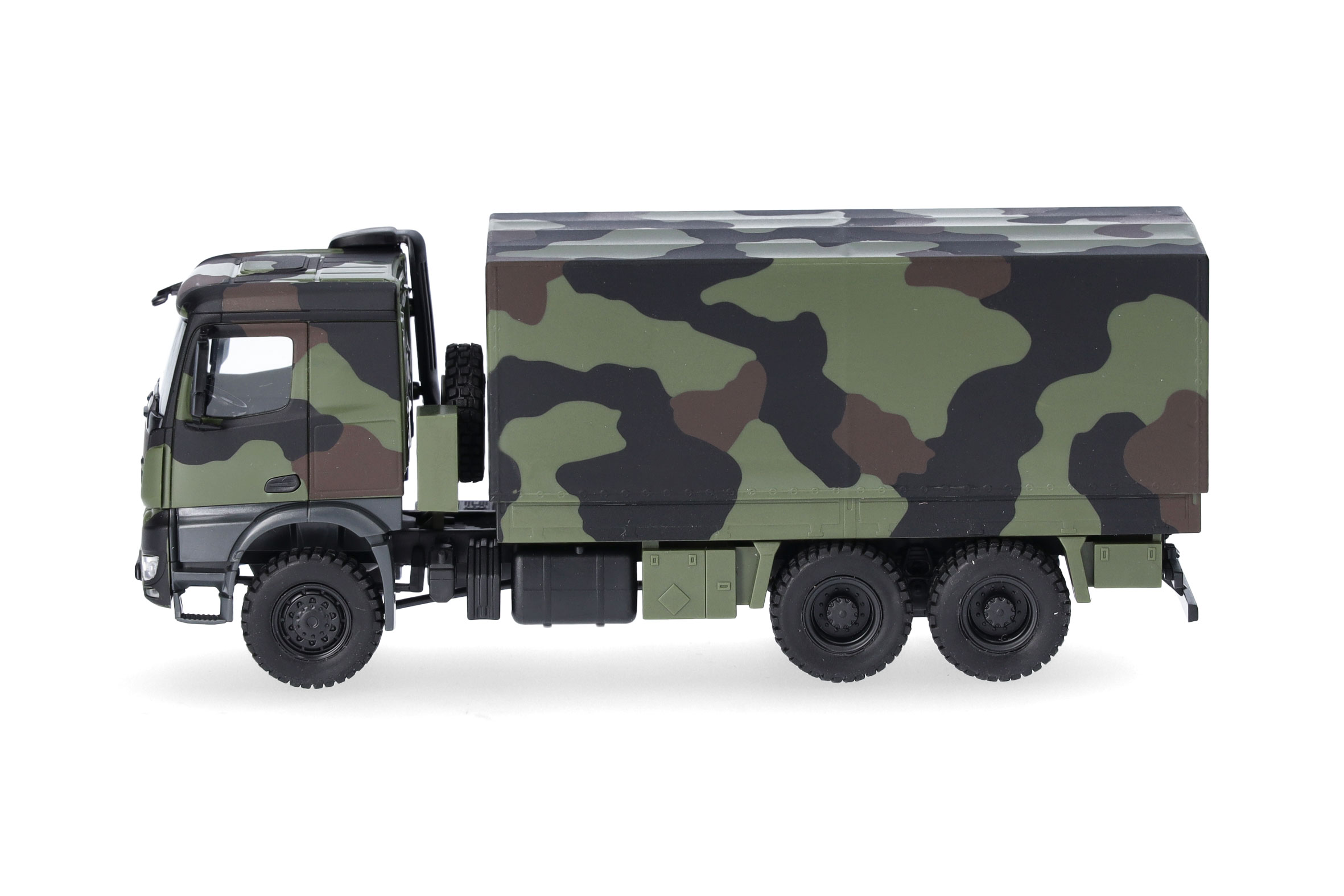 Herpa 746991-002 | Mercedes-Benz Arocs 6x6 Pritsche/Plane | dekoriert | 1:87