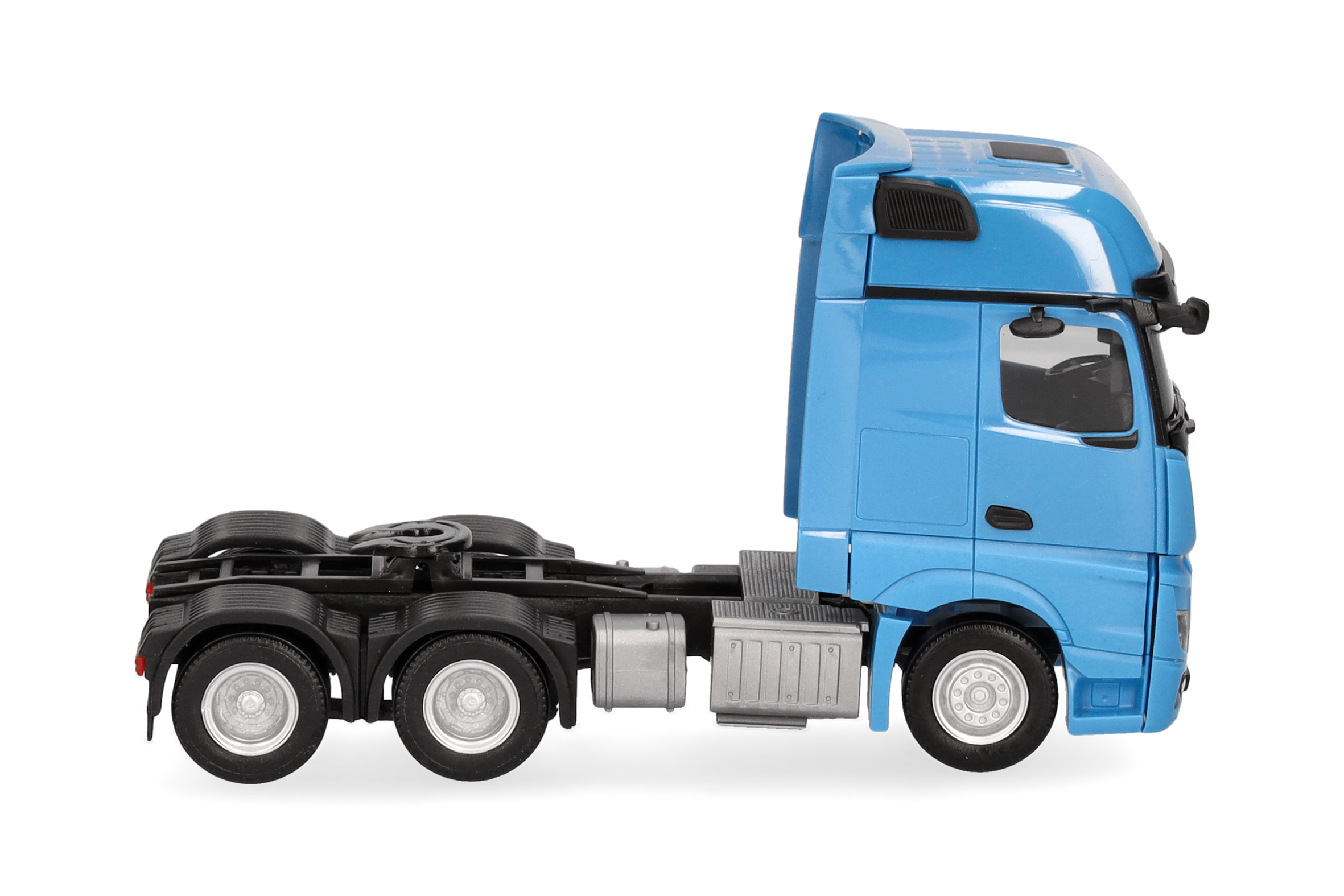 Herpa 317917-002 | Mercedes-Benz Actros L Gigaspace 3achs (6x4) | lichtblau | 1:87