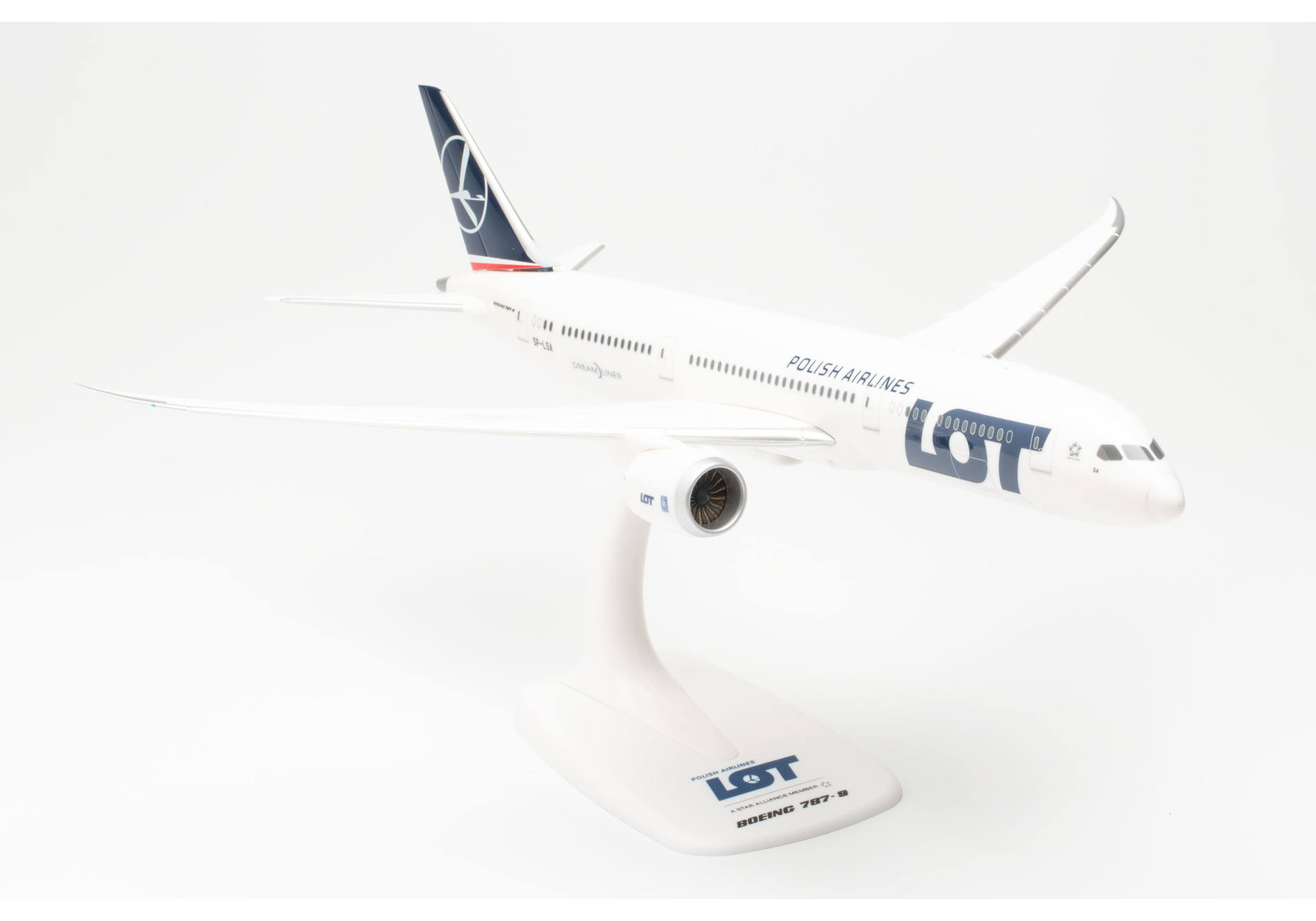 Herpa Wings SF 614108 | LOT Polish Airlines Boeing 787-9 Dreamliner | 1:200