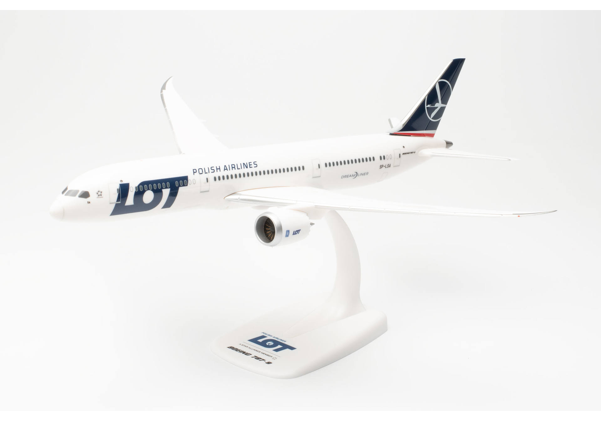 Herpa Wings SF 614108 | LOT Polish Airlines Boeing 787-9 Dreamliner | 1:200