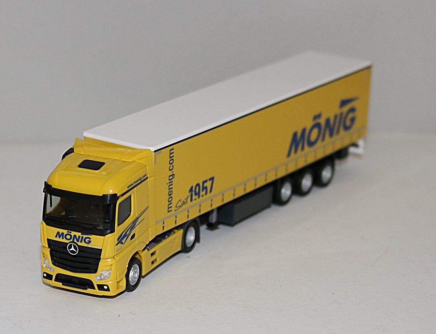 Herpa 950015 | MB Actros ´18 Streamspace | Gardinenplanensattelzug | Mönig | 1:87