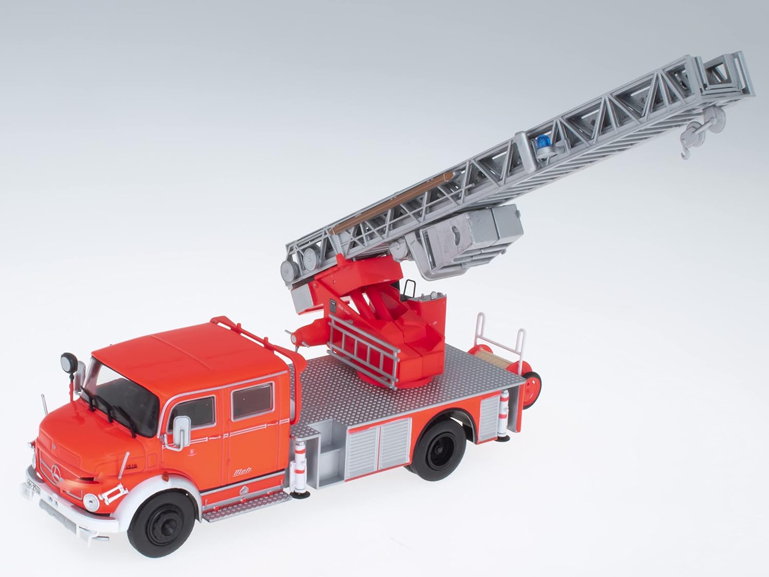 Altaya/Ixo G190E004 | Mercedes Benz L1519 | DLK30 Metz | FW Hamburg | 1:43