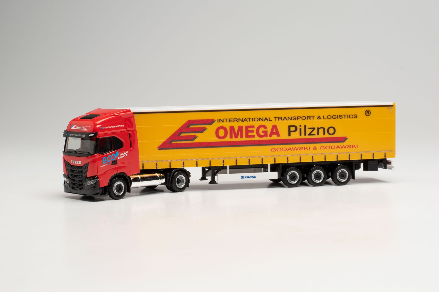 Herpa 314527 - Iveco S-Way LNG Gardinenplanen-Sattelzug - Omega Pilzno (Polen/Pilzno). 1:87