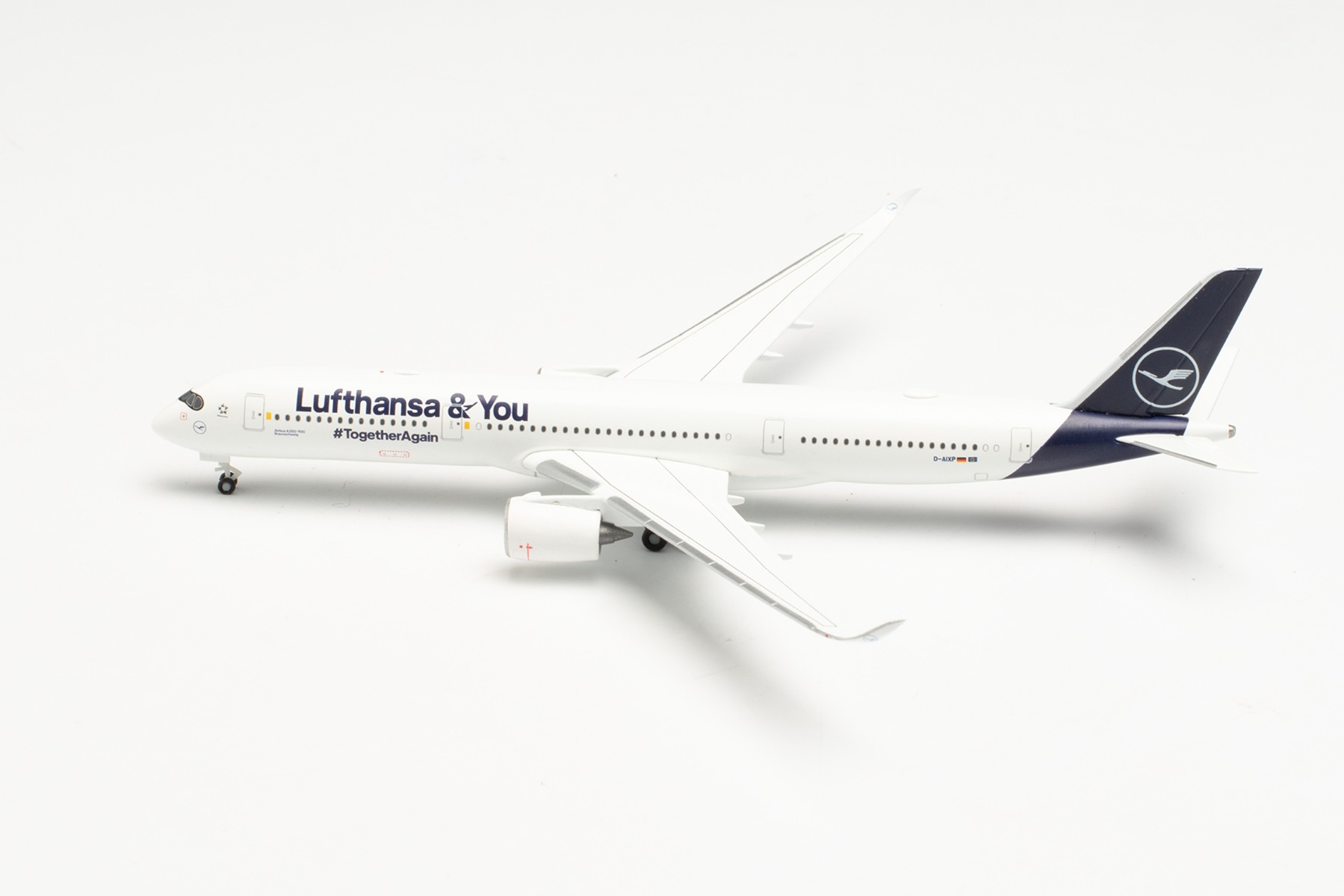 Herpa Wings 536066 - Lufthansa Airbus A350-900 - Lufthansa & You – D-AIXP - Braunschweig. 1:500