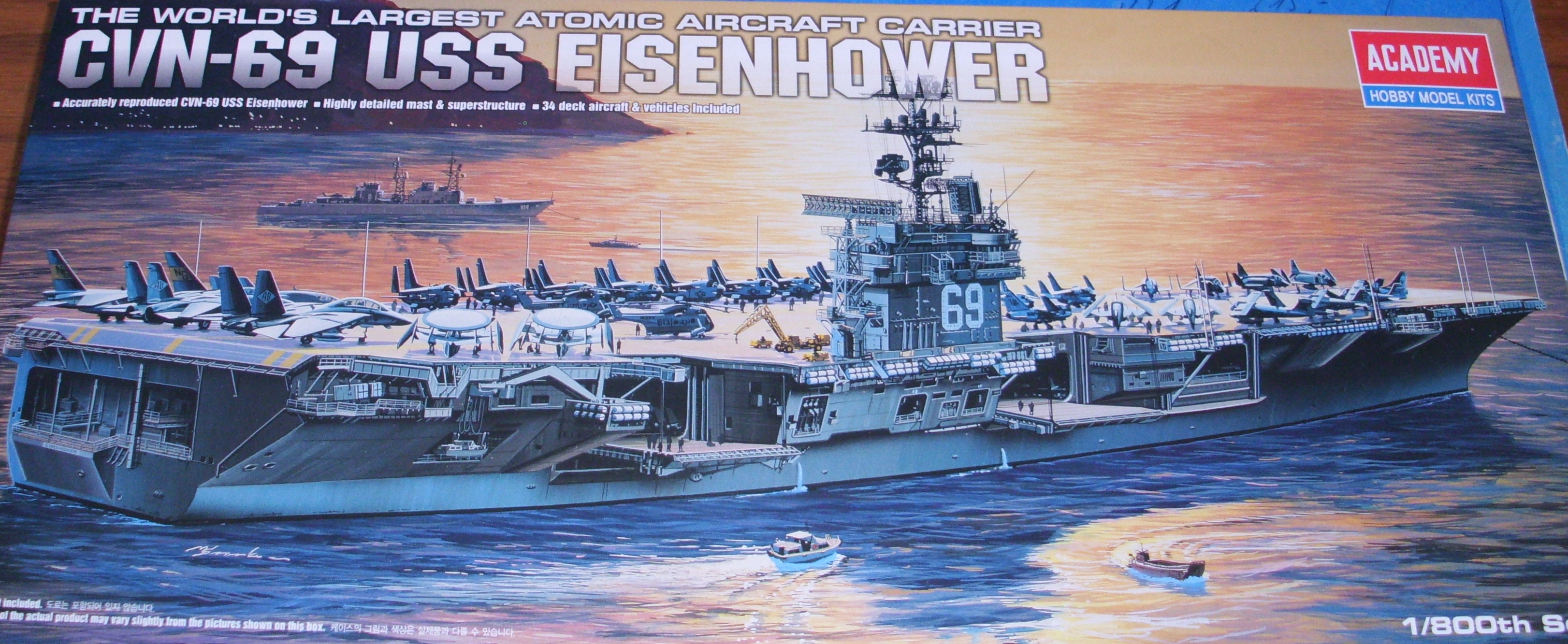 Academy 14212 - CVN 69 D Eisenhower USS-Aircraft Carrier 1:800   #