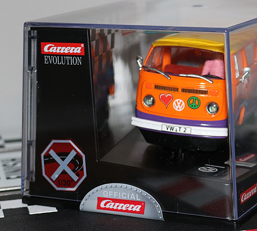 Carrera Evolution 27759 | VW Bus T2b | Peace and Love | 1:32