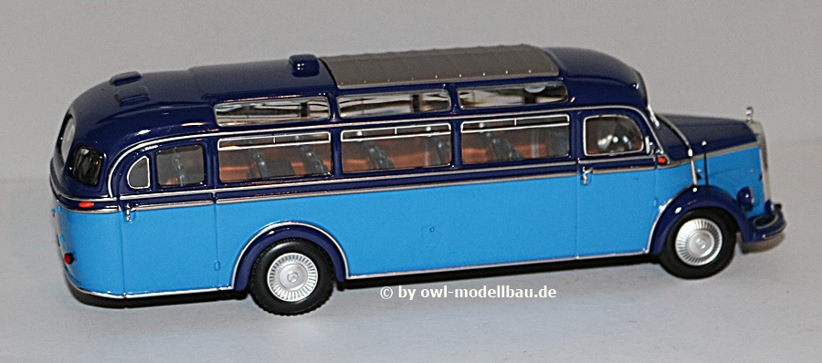 Minichamps 439360011 - Mercedes Benz O 3500 - 1950 - Hellblau/Dunkelblau. 1:43