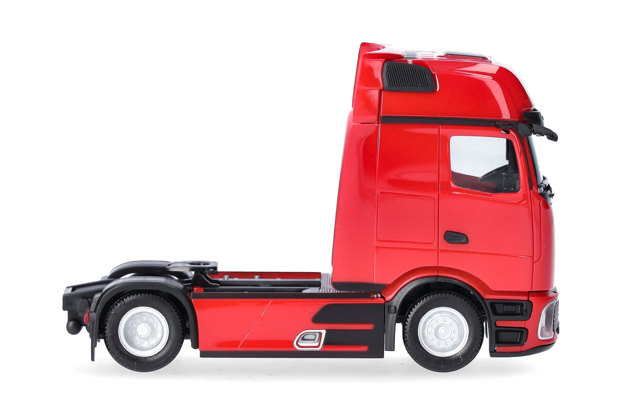 Herpa  318372 | Mercedes-Benz Actros L | ProCabin Gigaspace | rot | 1:87