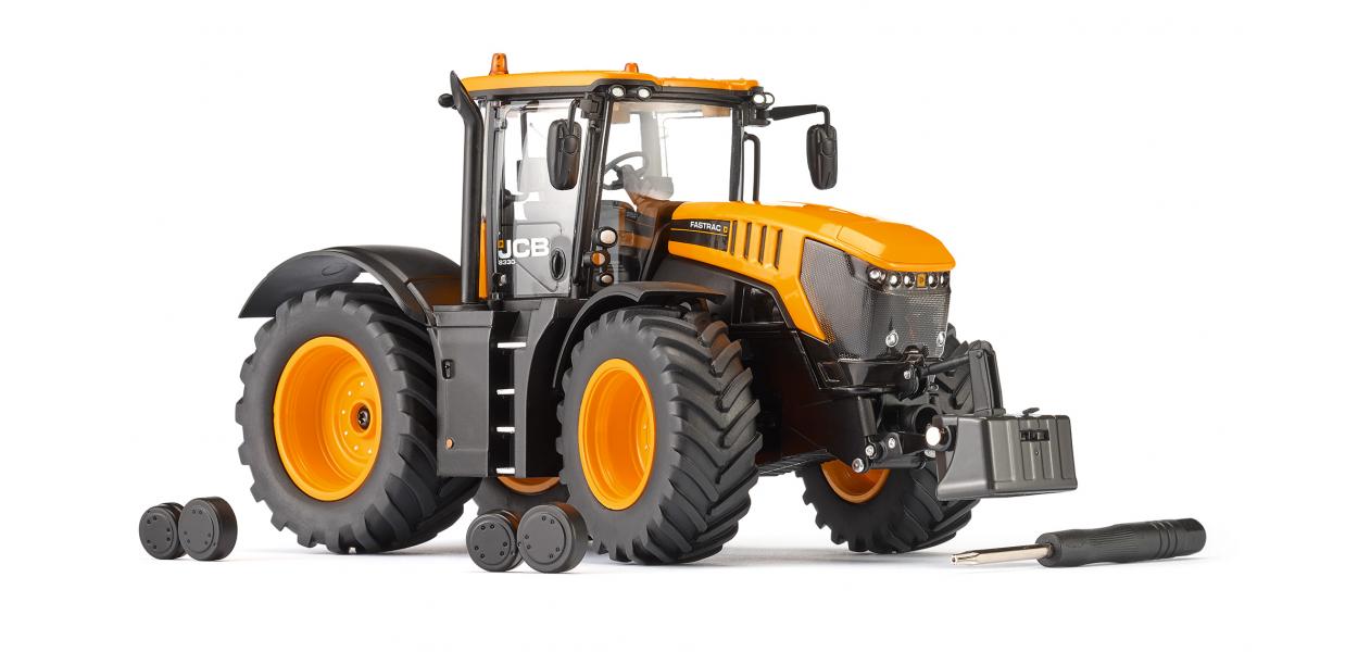 Wiking 077848 - JCB Fastrac 8330. 1:32