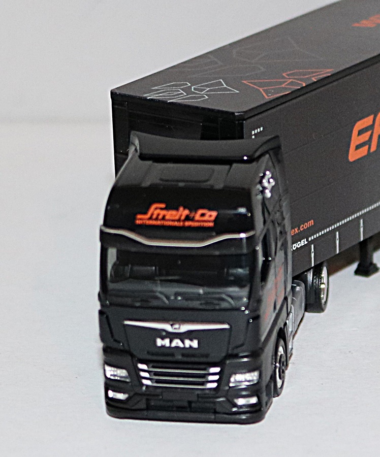 Herpa 957427 | MAN TGX GX Lowliner-Sattelzug | Streit & Co / EFAFLEX | 1:87
