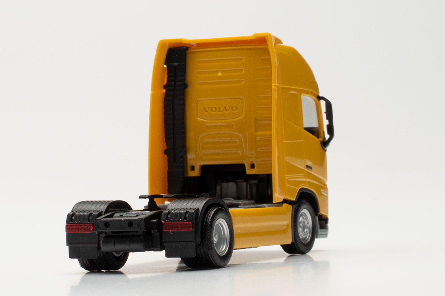 Herpa 313377-002 - Volvo FH Gl. XL 2020 - Zugmaschine Erweiterte Ausstattung, maisgelb. 1:87