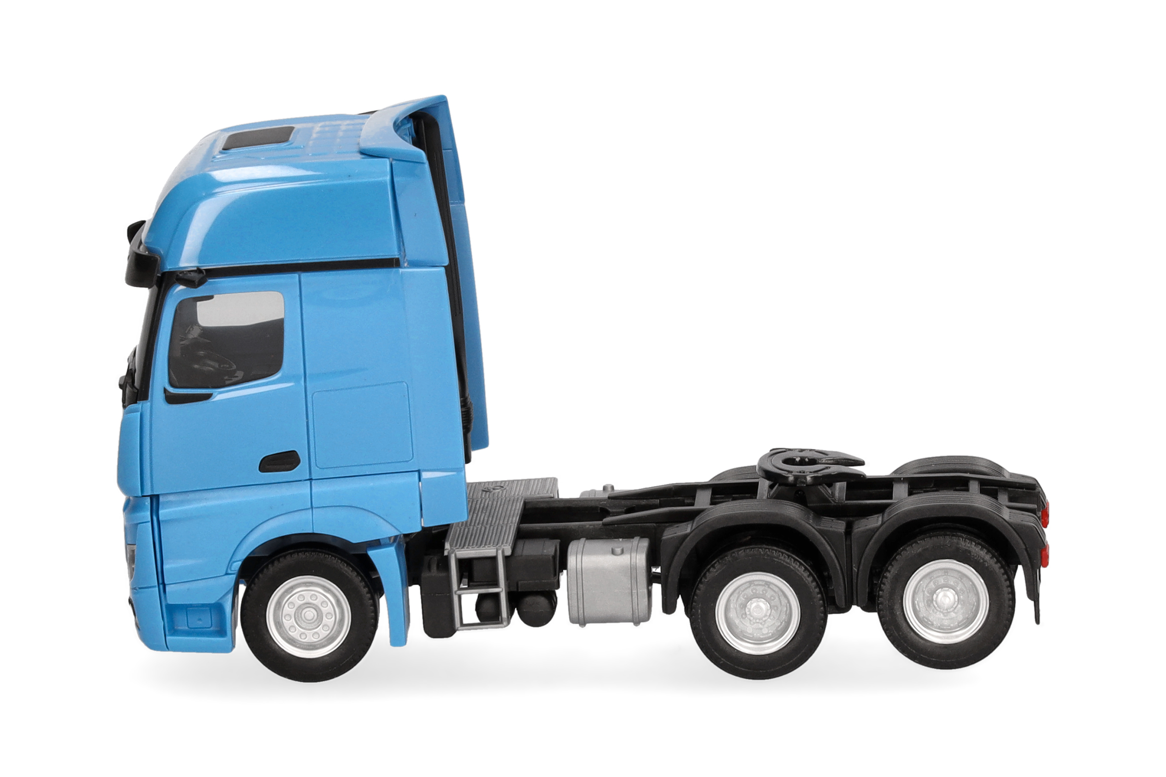 Herpa 317917-002 | Mercedes-Benz Actros L Gigaspace 3achs (6x4) | lichtblau | 1:87