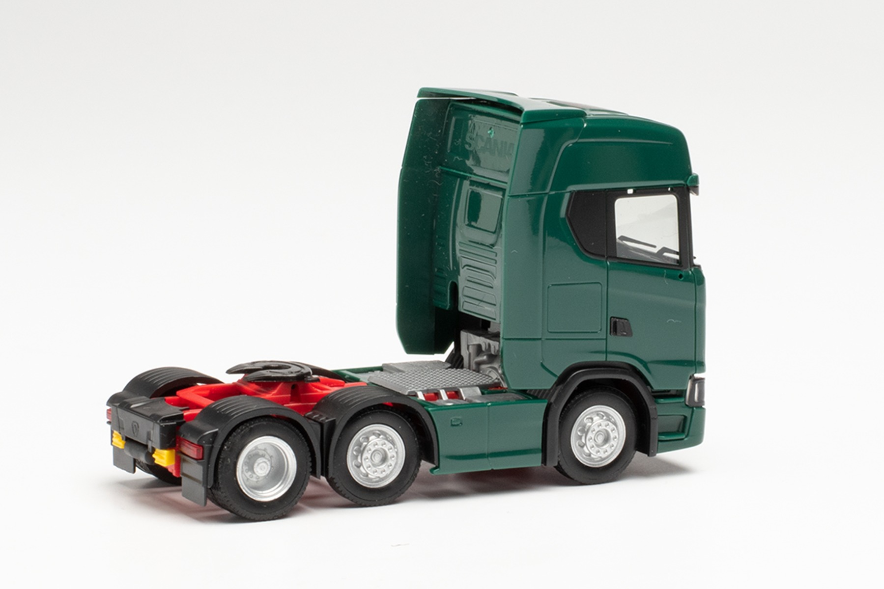 Herpa 307543-003 - Scania CS 20 HD 6x2 Zugmaschine, moosgrün. 1:87