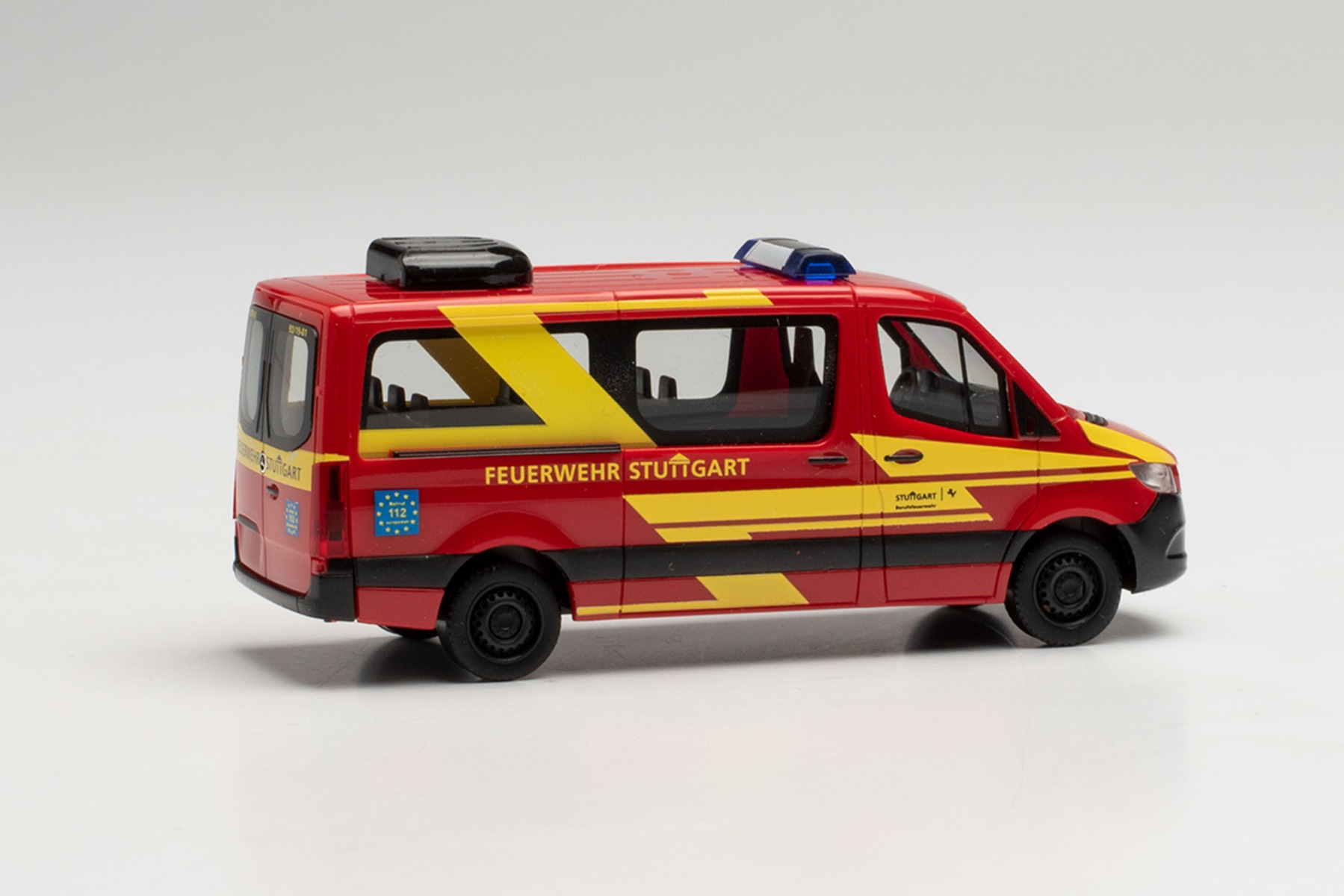 Herpa 945141 - Mercedes-Benz Sprinter `18 Flachdach Bus - MTW Feuerwehr Stuttgart. 1:87