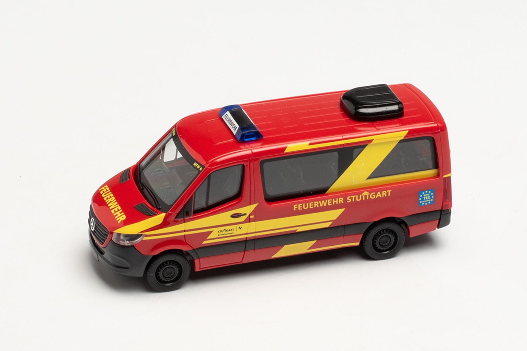 Herpa 945141 - Mercedes-Benz Sprinter `18 Flachdach Bus - MTW Feuerwehr Stuttgart. 1:87