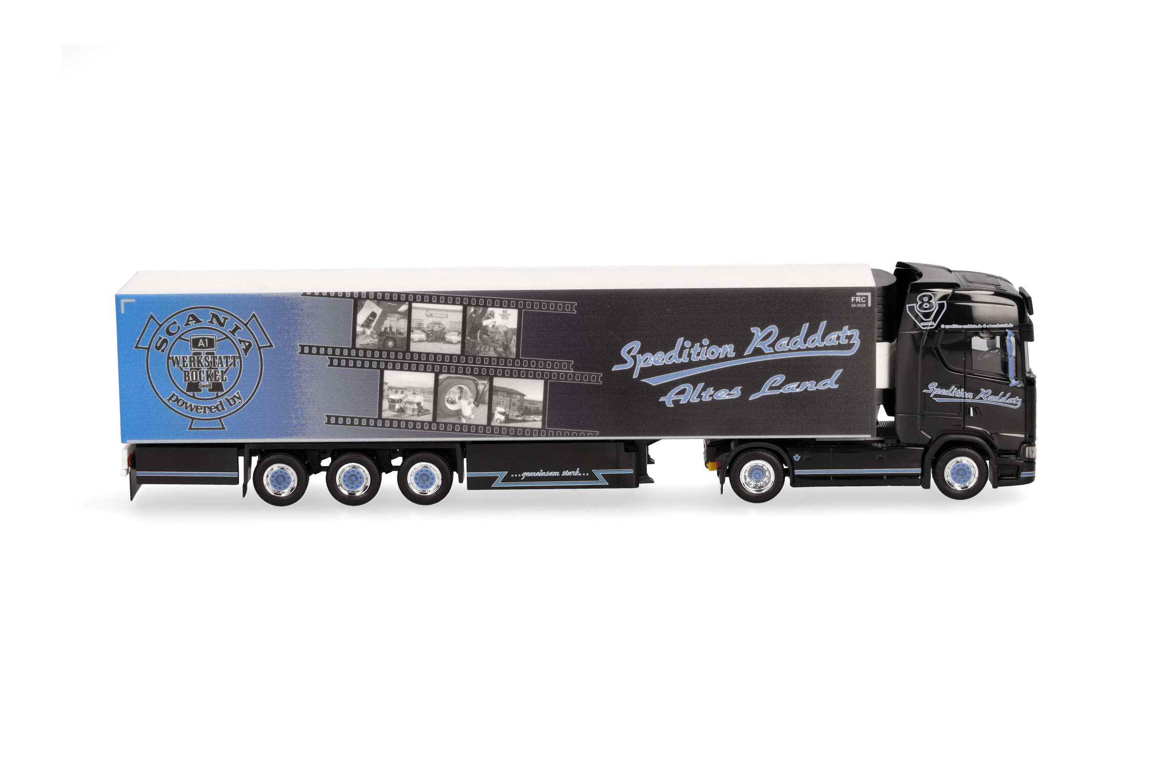 Herpa  318792 | Mercedes-Benz Actros L | ProCabin Gigaspace | blau | 1:87