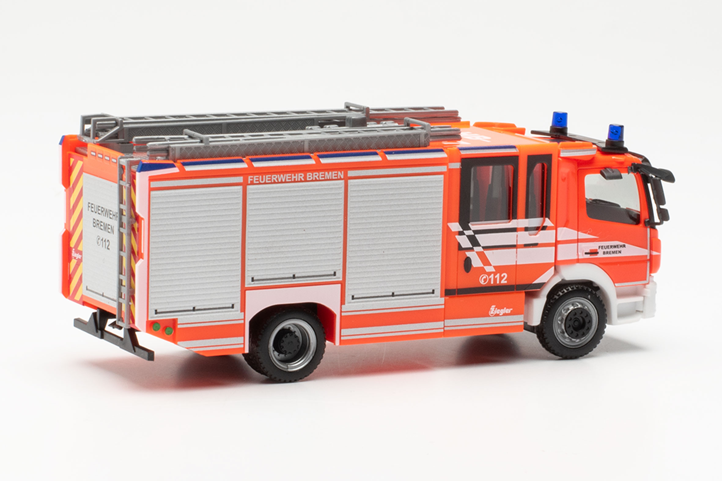 Herpa 097420 | Mercedes-Benz Atego '13 Ziegler Z-Cab | Feuerwehr Bremen | 1:87