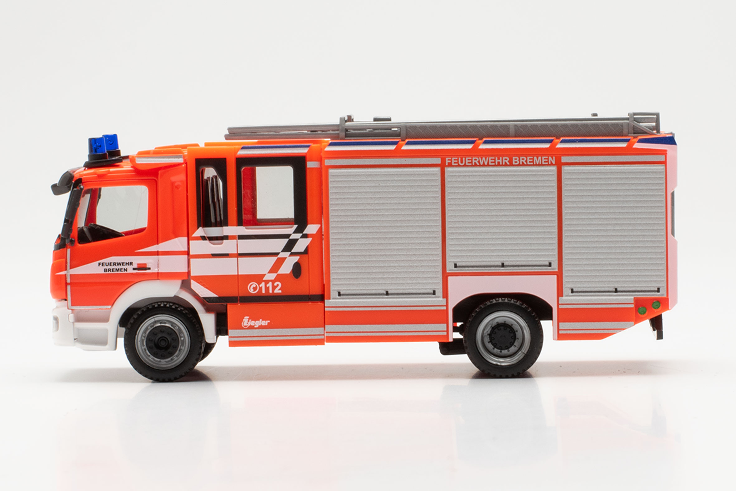 Herpa 097420 | Mercedes-Benz Atego '13 Ziegler Z-Cab | Feuerwehr Bremen | 1:87