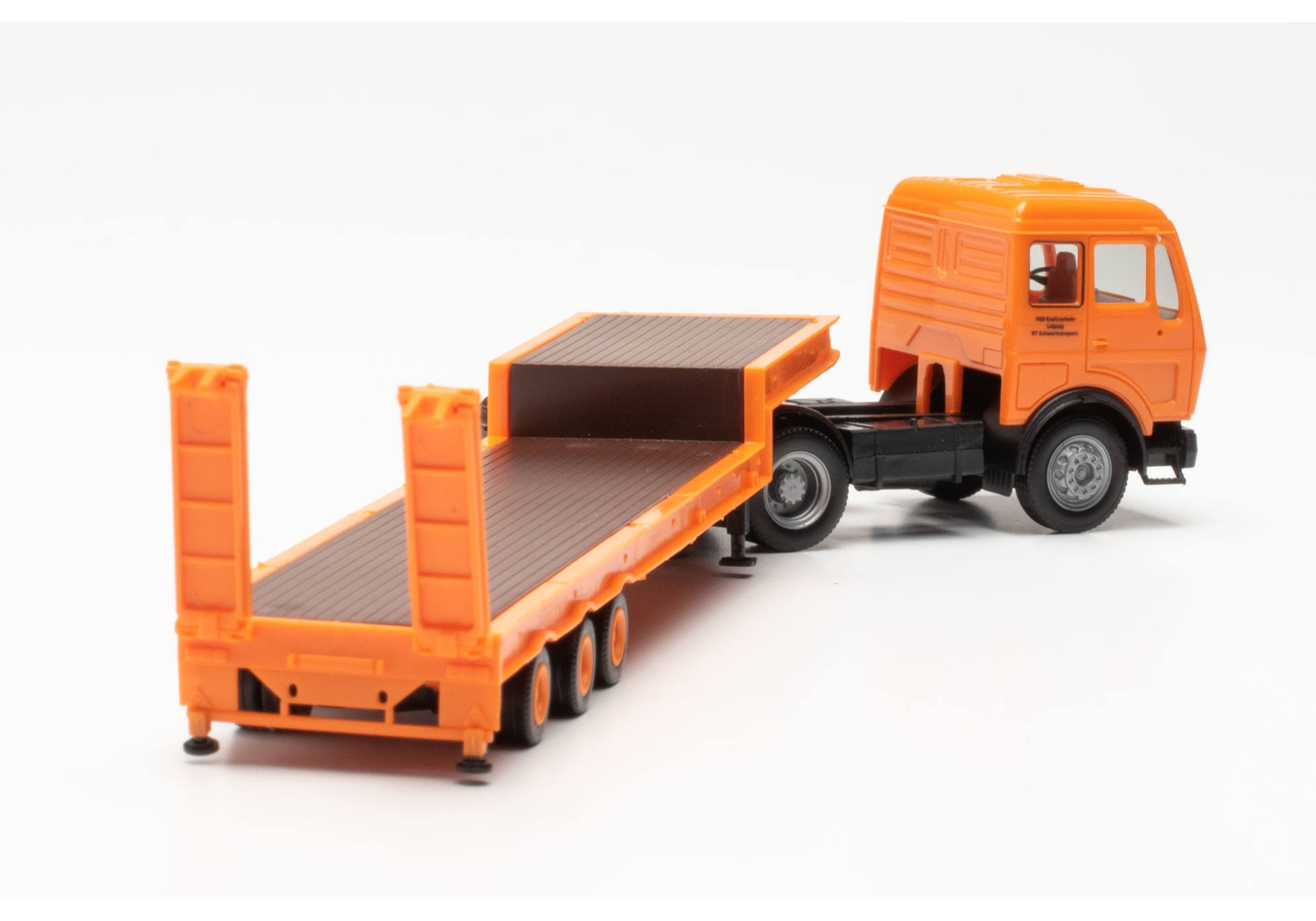 Herpa 317078 | Mercedes-Benz NG 80 Tieflade-Sattelzug | Deutrans | 1:87