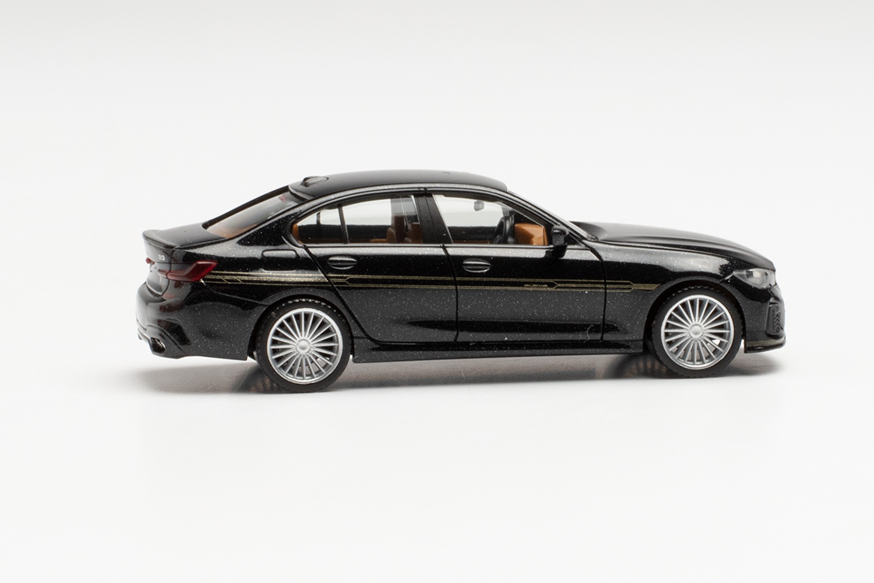 Herpa 430890 - BMW Alpina B3 Limousine in Black Saphire Metallic. 1:87