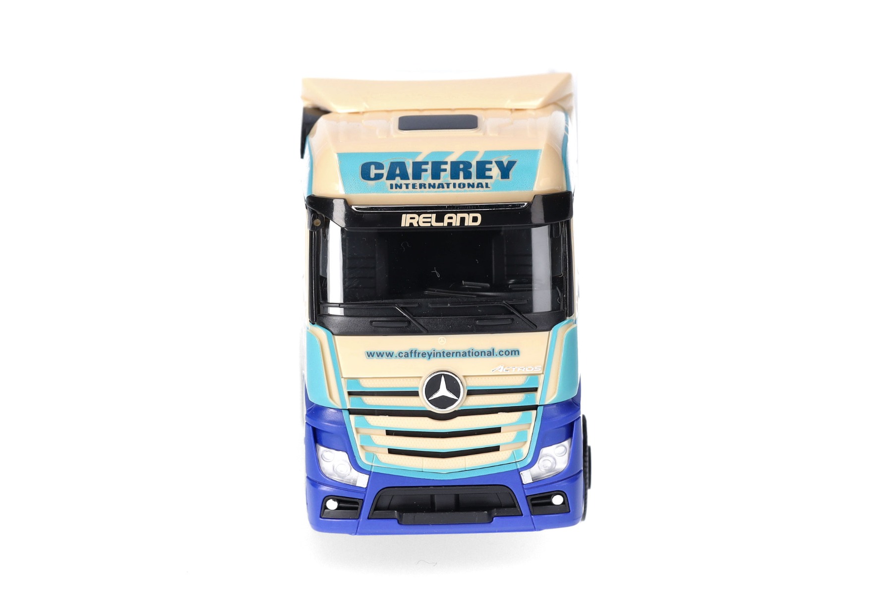 Herpa 316590 | MB Actros 18 Bigspace | Kühlkoffer-Sattelzug | 80 Jahre Caffrey | 1:87